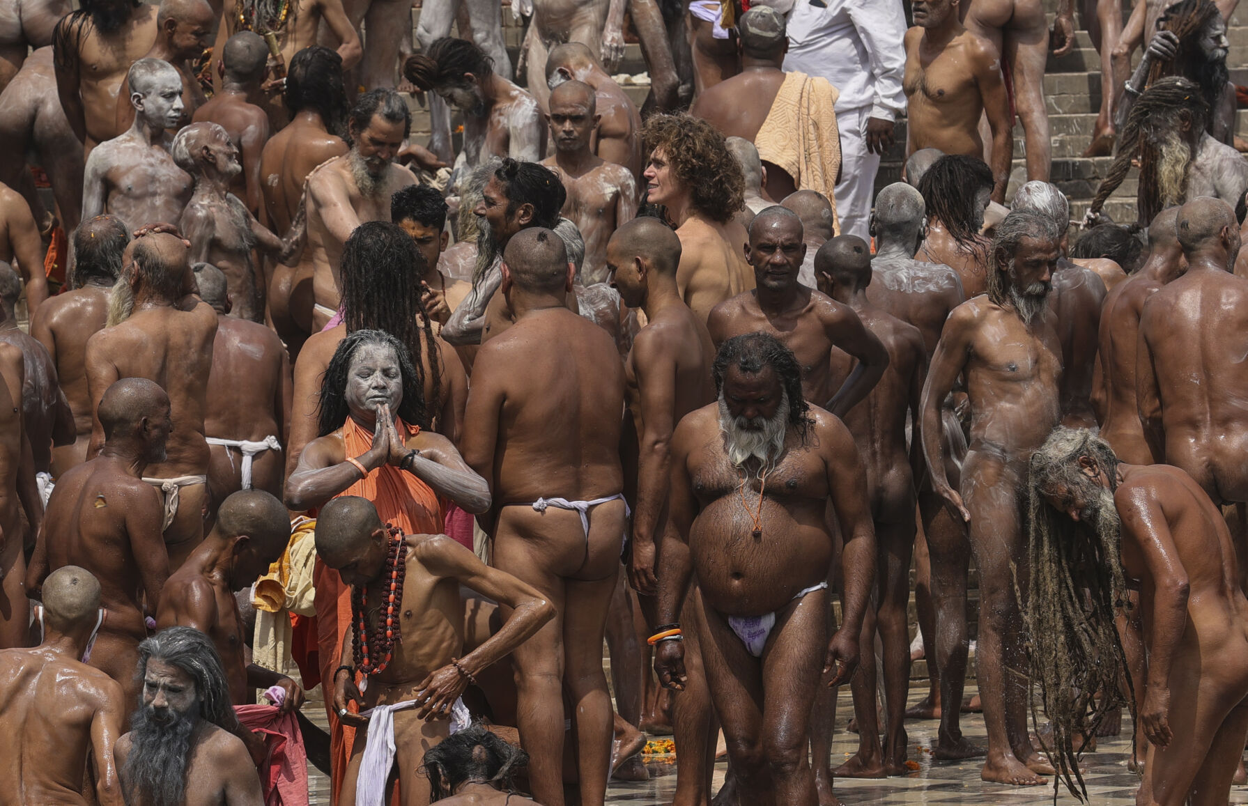 APTOPIX Virus Outbreak India Hindu Festival
